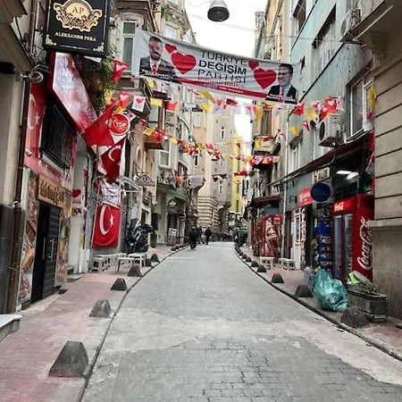 Authentic In Taksim/galata 7/24